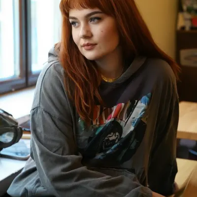 Адель, 23
